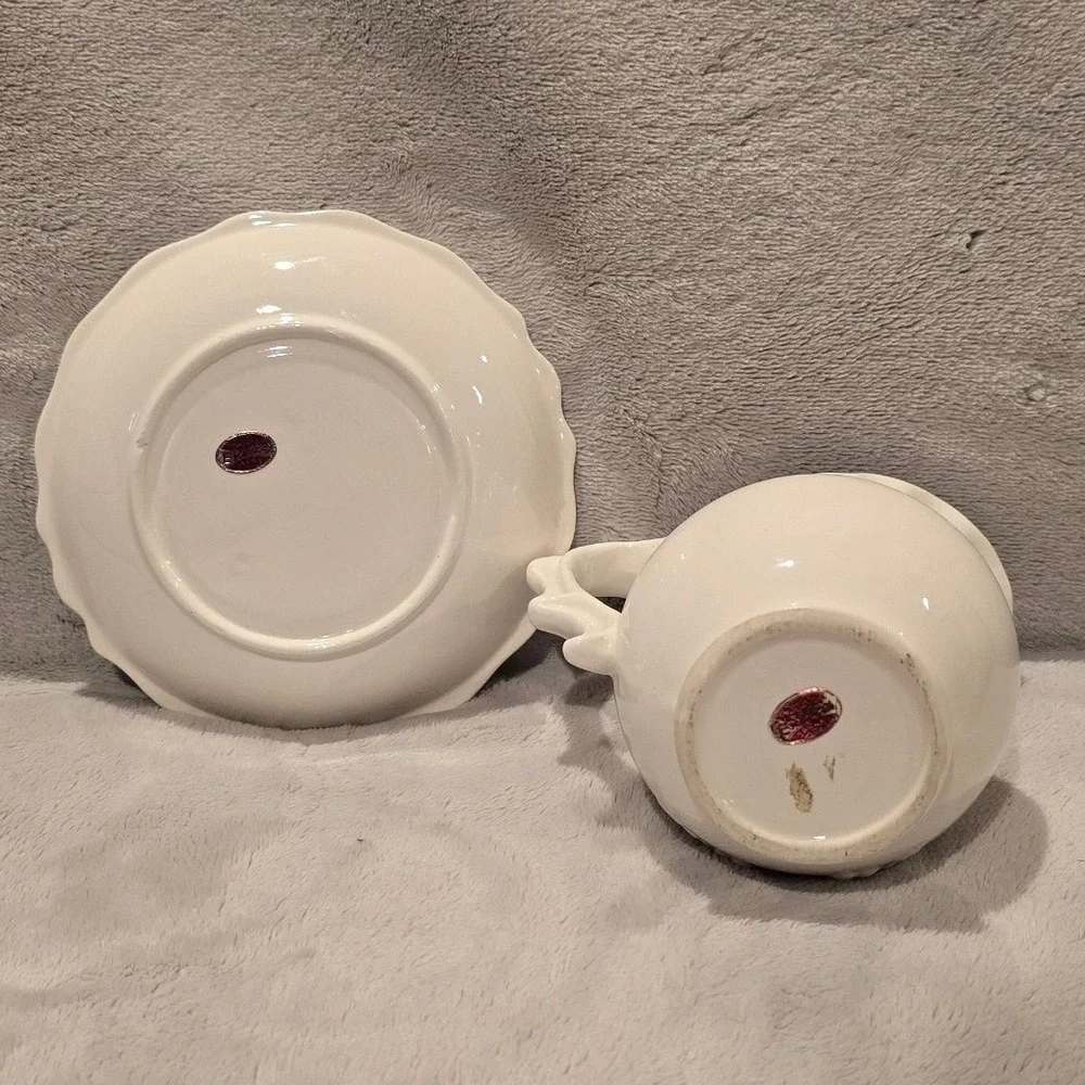 Vintage‎ Enesco White Ceramic Pitcher and Saucer Set Embossed Grapes Japan